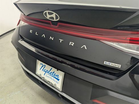 Certified 2024 Hyundai Elantra Blue image 8