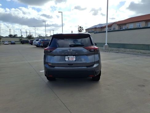 Used 2024 Nissan Rogue SV w/ SV Premium Package FWD image 5