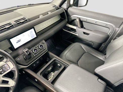 Certified 2023 Land Rover Defender 110 SE image 27