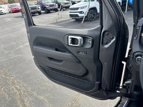 New 2026 Jeep Gladiator Sport AWD/4WD image 17