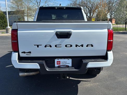 Used 2024 Toyota Tacoma SR5 AWD/4WD image 11