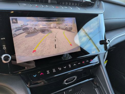 New 2026 Jeep Grand Cherokee Altitude AWD/4WD image 23