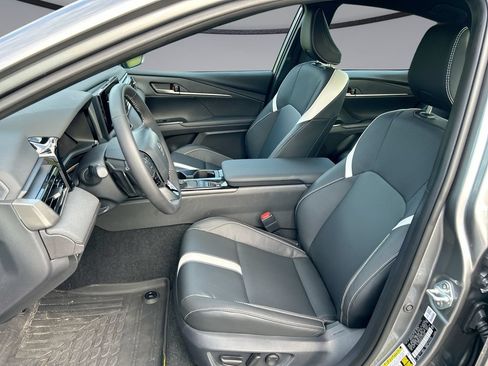 Used 2026 Toyota Camry SE FWD image 11