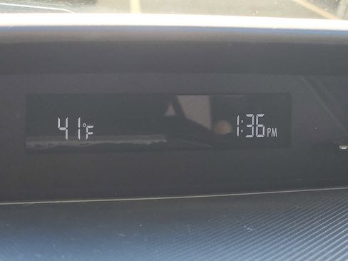 Used 2019 Subaru Crosstrek 2.0i Premium w/ Moonroof Package image 25