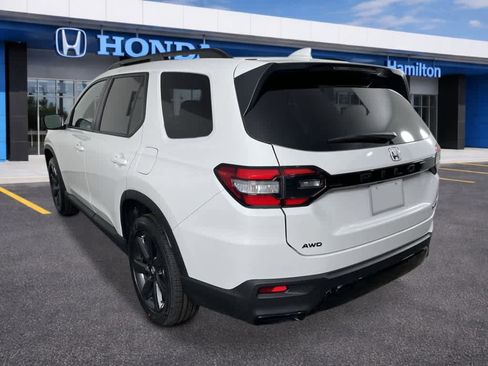 New 2026 Honda Pilot Sport image 3