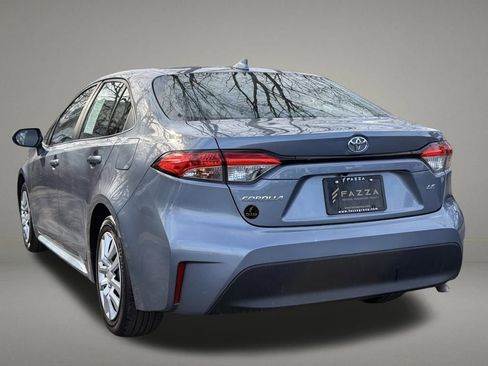 Used 2023 Toyota Corolla LE image 3