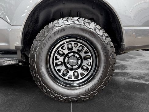 Used 2023 Ford F150 Lightning Platinum AWD/4WD image 34