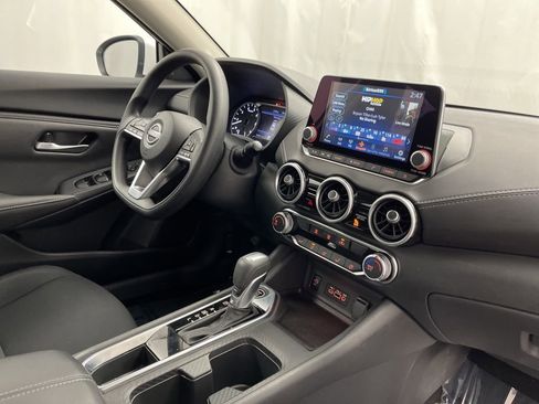 Used 2025 Nissan Sentra SV image 27