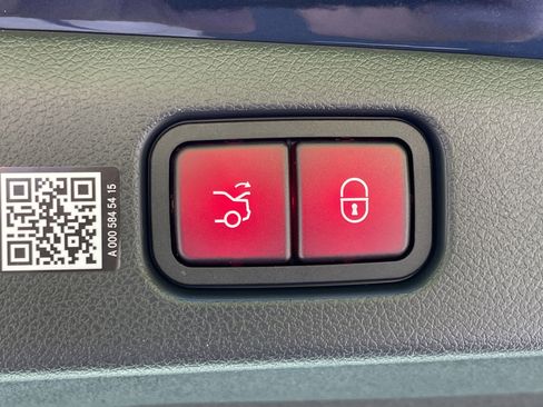 New 2026 Mercedes-Benz E 450 4MATIC Sedan image 12