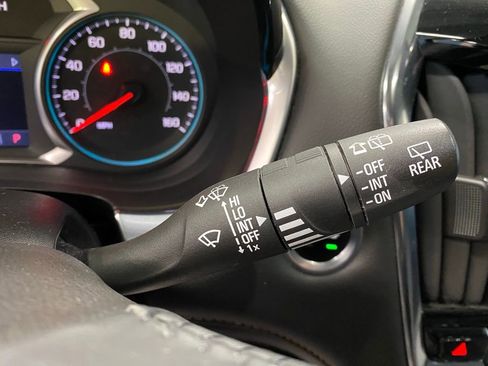 Used 2020 Chevrolet Traverse LT image 21