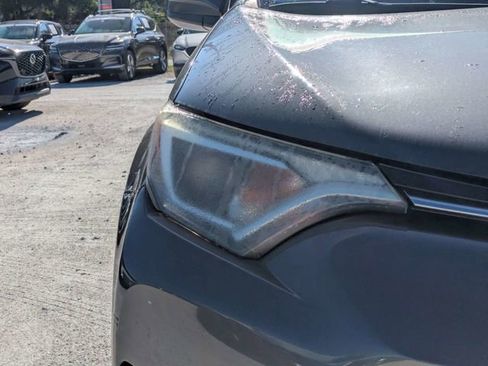 Used 2016 Toyota RAV4 LE FWD image 9