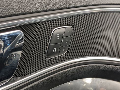 Used 2019 Ford Explorer Limited image 20