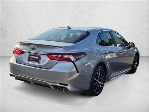 Used 2024 Toyota Camry SE FWD image 5