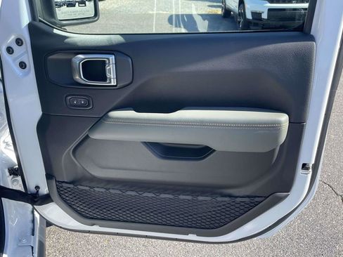 New 2026 Jeep Gladiator Mojave image 16