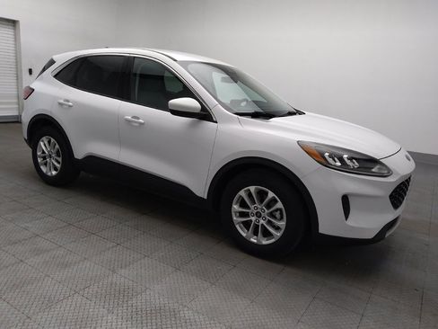 Used 2020 Ford Escape SE image 11