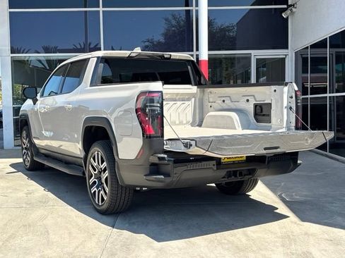 Used 2026 GMC Sierra EV Elevation AWD/4WD image 7