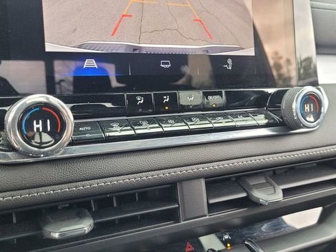 Used 2024 Chevrolet Colorado LT w/ LT Convenience Package image 21