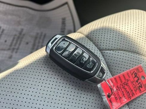 Used 2023 Hyundai Elantra Limited FWD image 44