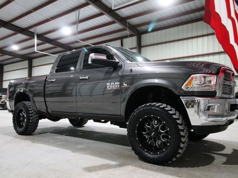 Used 2017 RAM 2500 Laramie image 16