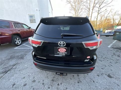 Used 2015 Toyota Highlander XLE image 5