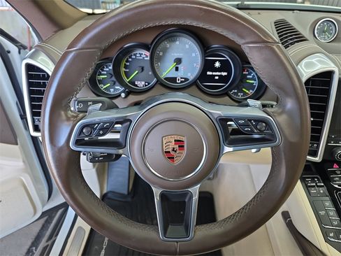 Used 2017 Porsche Cayenne S Platinum w/ Premium Package Plus (Pjy) image 17
