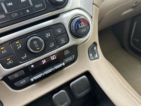 Used 2018 GMC Yukon XL SLT w/ Premium Edition RWD image 12