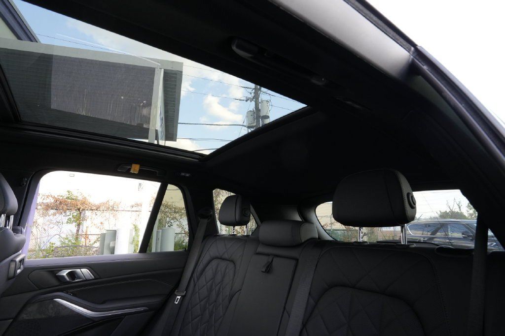 Used 2023 BMW X5 xDrive40i w/ Premium Package AWD/4WD image 28