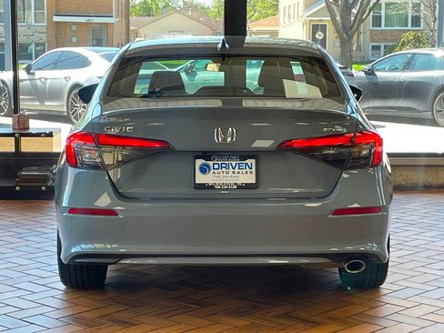 Used 2024 Honda Civic Sport image 8