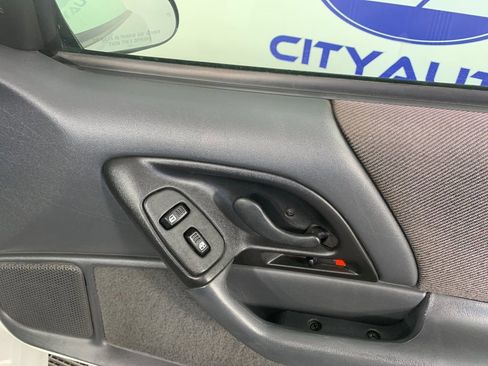 Used 1994 Chevrolet Camaro Z28 RWD image 29