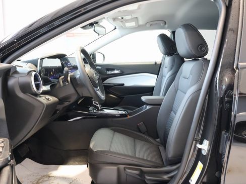 New 2026 Chevrolet Trax LT w/ LT Convenience Package image 12