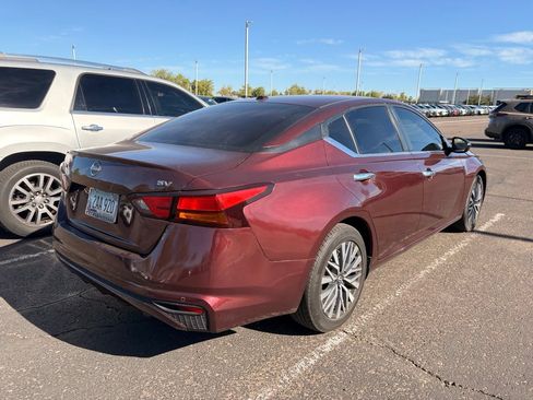 Certified 2024 Nissan Altima 2.5 SV FWD image 5