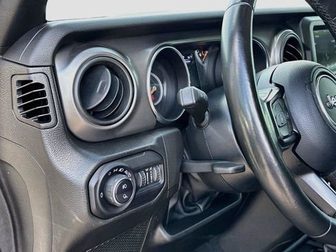 Used 2022 Jeep Gladiator Sport AWD/4WD image 10