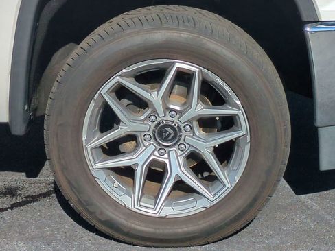 Used 2018 GMC Sierra 1500 SLT image 11