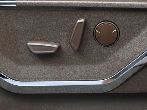 Used 2023 Ford F250 King Ranch w/ FX4 Off-Road Package image 9