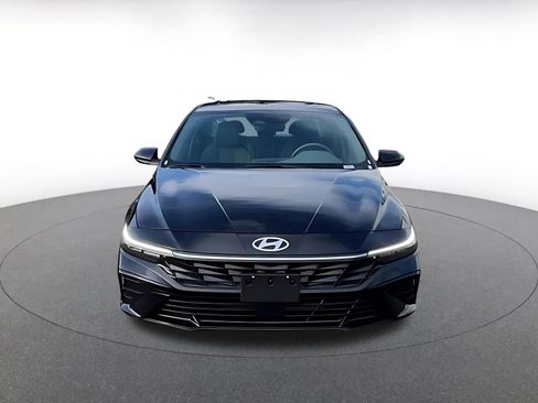 Used 2025 Hyundai Elantra SEL image 4