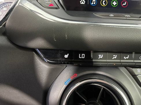 Used 2025 Chevrolet Blazer LT AWD/4WD image 21