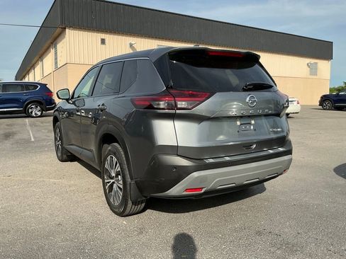 Used 2021 Nissan Rogue SV image 5