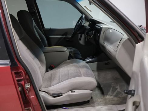 Used 2000 Ford Explorer XL AWD/4WD image 22