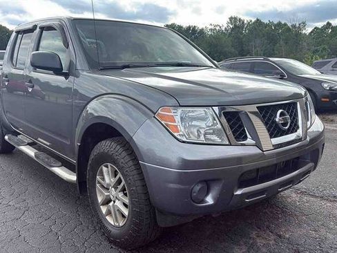 Used 2019 Nissan Frontier SV AWD/4WD image 2