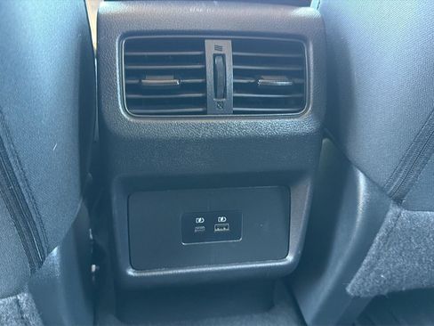 Used 2023 Nissan Rogue SV AWD/4WD image 20