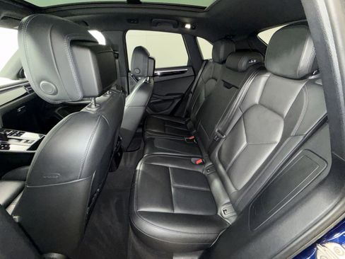 Used 2022 Porsche Macan w/ Premium Package Plus image 25