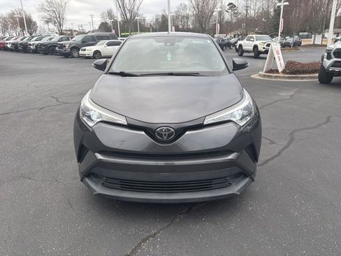 Used 2019 Toyota C-HR XLE image 2