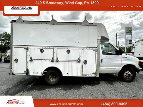 Used 2005 Ford E-350 and Econoline 350 Super Duty image 6