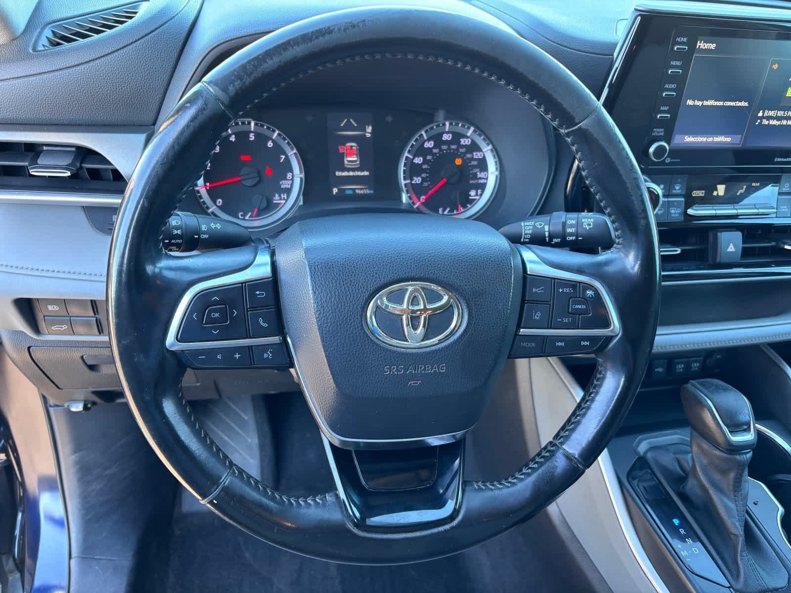 Used 2021 Toyota Highlander LE FWD image 14