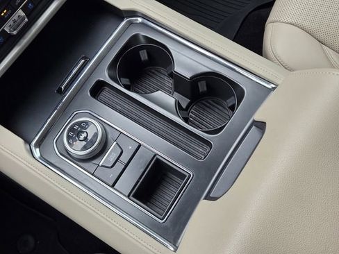 Certified 2022 Ford Expedition XLT RWD image 19