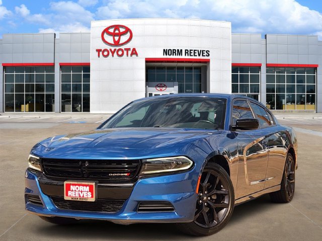 Used 2022 Dodge Charger SXT w/ Blacktop Package RWD image 1