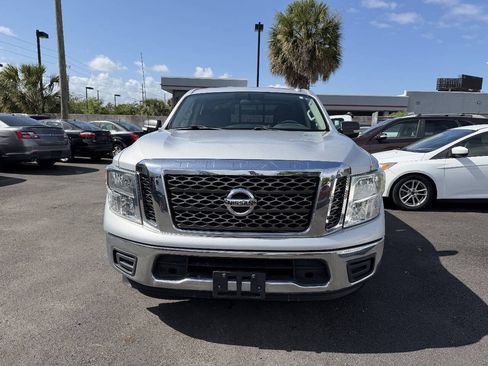 Used 2017 Nissan Titan SV RWD image 4