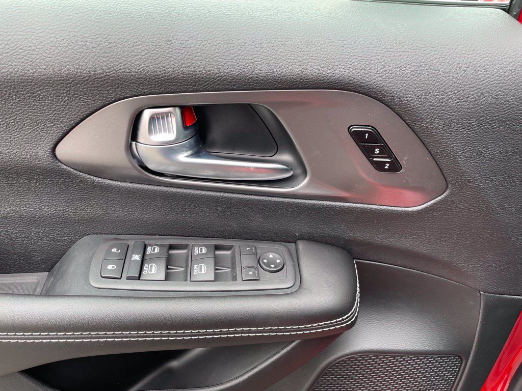 New 2026 Chrysler Pacifica Select AWD/4WD image 8