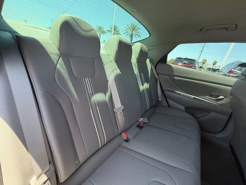 Used 2023 Hyundai Elantra SEL w/ Convenience Package FWD image 18