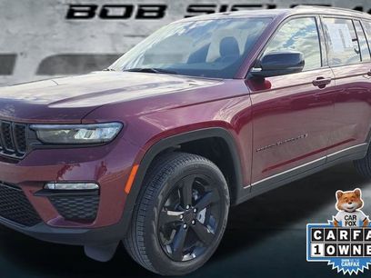 Used 2025 Jeep Grand Cherokee Limited w/ Black Appearance Package